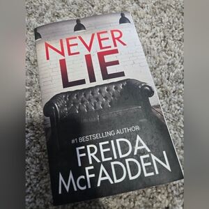 Never Lie by Freida McFadden Book